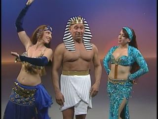 Gerson Kuhr and two bellydancers Gerson Kuhr and two bellydancers