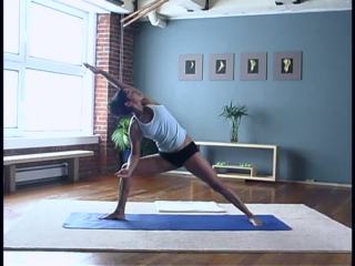 Hemelaya Behl doing at-home yoga Hemelaya Behl doing at-home yoga